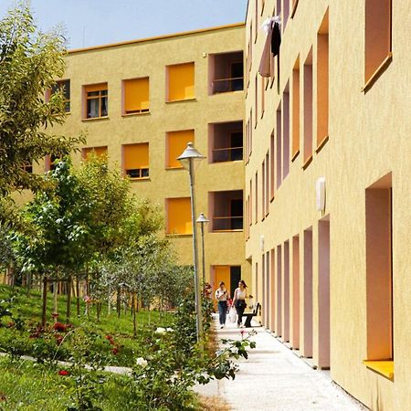 Comfy Studio At 'Mangalem21 Complex' Parking-Wifi-Ac-View Tirana Kültér fotó