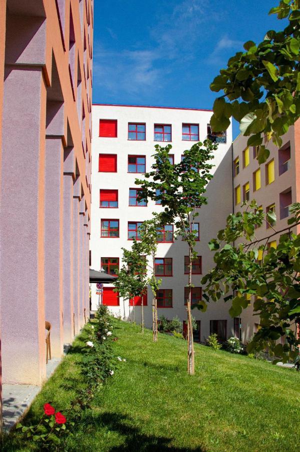 Comfy Studio At 'Mangalem21 Complex' Parking-Wifi-Ac-View Tirana Kültér fotó